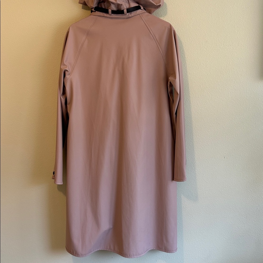 IlseJacobsen Hooded Raincoat Color: Adobe Rose - Picture 10 of 16